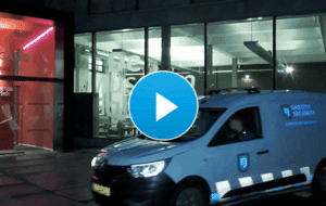 Speel de video "werken als mobiele surveillant"